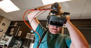Illustration for article titled Valve's VR Headset Looks (And Sounds) Really Cool